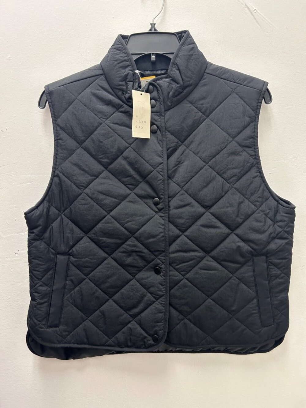 K-228 A New Day Women's XL Water-Resistant Quilted Black Vest  With Snap Closure